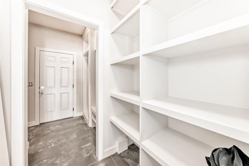 512 Heritage Boulevard, Cochrane, AB - Indoor With Storage