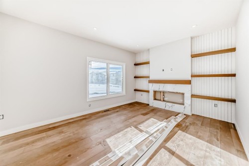 512 Heritage Boulevard, Cochrane, AB - Indoor Photo Showing Other Room