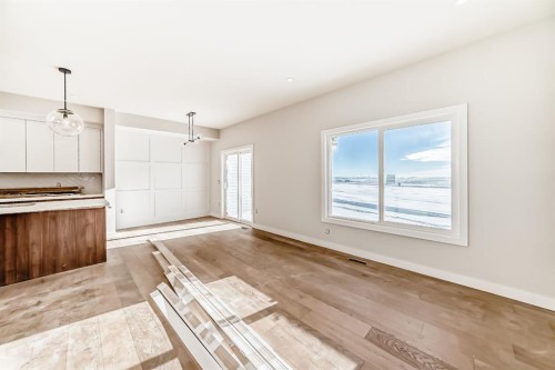 512 Heritage Boulevard, Cochrane, AB - Indoor Photo Showing Other Room