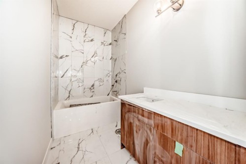 512 Heritage Boulevard, Cochrane, AB - Indoor Photo Showing Other Room