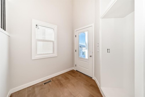 512 Heritage Boulevard, Cochrane, AB - Indoor Photo Showing Other Room