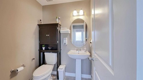 552 Evanston Drive Nw, Calgary, AB - Indoor Photo Showing Bathroom