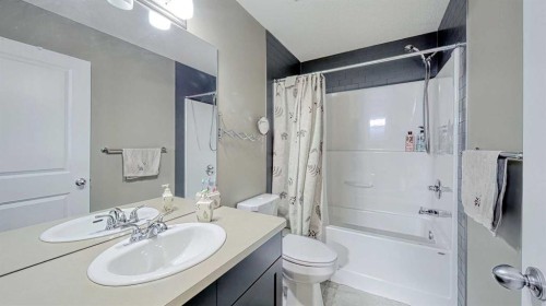 552 Evanston Drive Nw, Calgary, AB - Indoor Photo Showing Bathroom