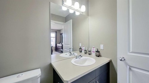 552 Evanston Drive Nw, Calgary, AB - Indoor Photo Showing Bathroom