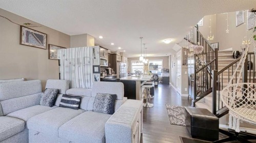 552 Evanston Drive Nw, Calgary, AB - Indoor Photo Showing Living Room