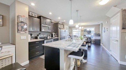 552 Evanston Drive Nw, Calgary, AB - Indoor Photo Showing Kitchen With Upgraded Kitchen