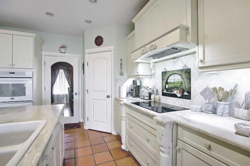 255046 Township Road 250, Rural Wheatland County, AB - Indoor Photo Showing Kitchen