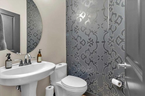 58 Valley Pointe Way Nw, Calgary, AB - Indoor Photo Showing Bathroom