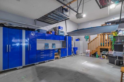 58 Valley Pointe Way Nw, Calgary, AB - Indoor Photo Showing Garage