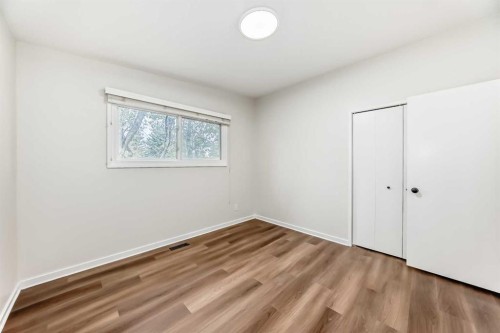6525 58 Street Nw, Calgary, AB - Indoor Photo Showing Other Room