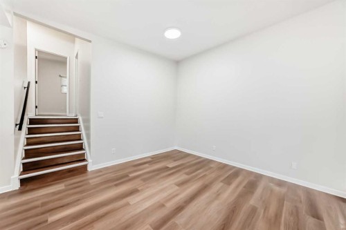 6525 58 Street Nw, Calgary, AB - Indoor Photo Showing Other Room