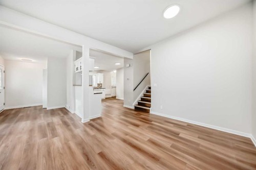 6525 58 Street Nw, Calgary, AB - Indoor Photo Showing Other Room