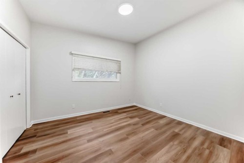 6525 58 Street Nw, Calgary, AB - Indoor Photo Showing Other Room