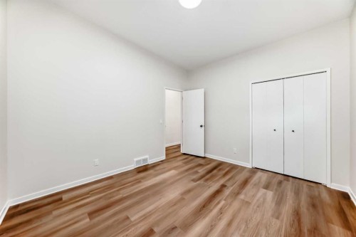 6525 58 Street Nw, Calgary, AB - Indoor Photo Showing Other Room