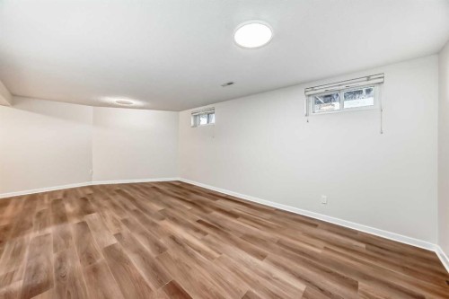 6525 58 Street Nw, Calgary, AB - Indoor Photo Showing Other Room