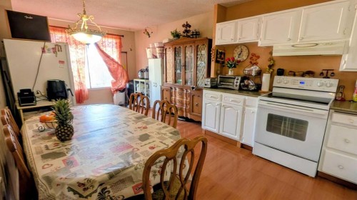 430 Pinehill Road Ne, Calgary, AB - Indoor