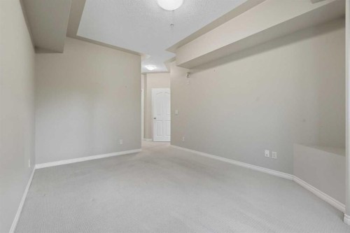 240-30 Sierra Morena Landing Sw, Calgary, AB - Indoor Photo Showing Other Room