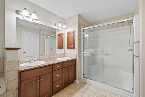 240-30 Sierra Morena Landing Sw, Calgary, AB - Indoor Photo Showing Bathroom