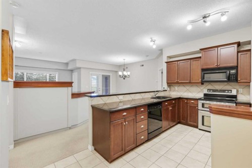 240-30 Sierra Morena Landing Sw, Calgary, AB - Indoor Photo Showing Kitchen