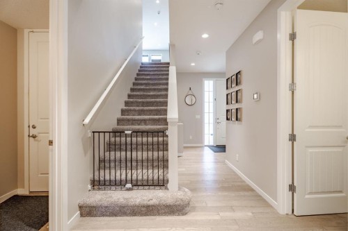 55 Legacy Woods Bay Se, Calgary, AB - Indoor Photo Showing Other Room