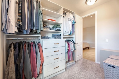 55 Legacy Woods Bay Se, Calgary, AB - Indoor With Storage