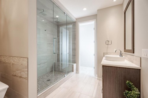 55 Legacy Woods Bay Se, Calgary, AB - Indoor Photo Showing Bathroom