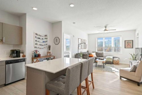 2204-80 Greenbriar Place Nw, Calgary, AB - Indoor