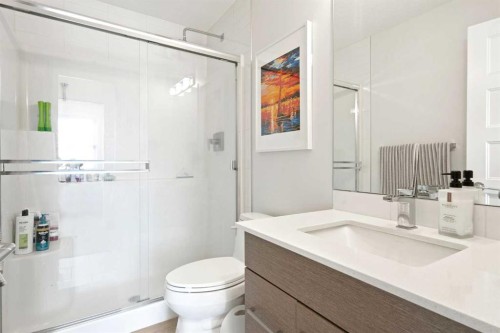 2204-80 Greenbriar Place Nw, Calgary, AB - Indoor Photo Showing Bathroom