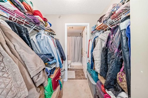 4404-31 Country Village Manor Ne, Calgary, AB - Indoor With Storage