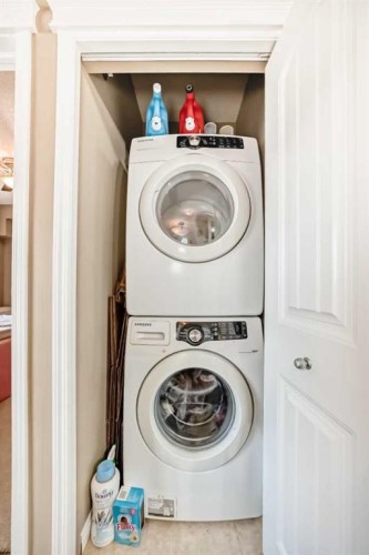 4404-31 Country Village Manor Ne, Calgary, AB - Indoor Photo Showing Laundry Room