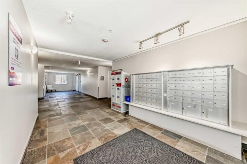 4404-31 Country Village Manor Ne, Calgary, AB - Indoor Photo Showing Other Room