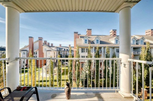 4404-31 Country Village Manor Ne, Calgary, AB - Outdoor