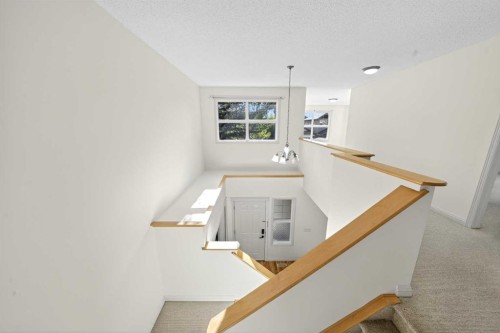320 Everbrook Way Sw, Calgary, AB - Indoor Photo Showing Other Room