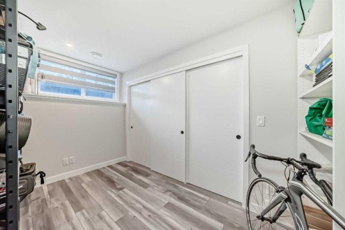 158 Les Jardins Park Se, Calgary, AB - Indoor Photo Showing Other Room