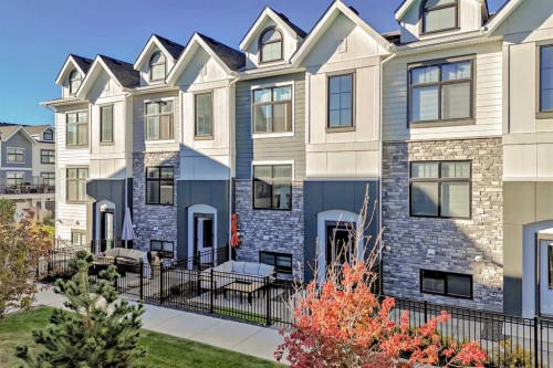 158 Les Jardins Park Se, Calgary, AB - Outdoor With Facade