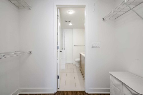 706-1118 12 Avenue Sw, Calgary, AB - Indoor With Storage
