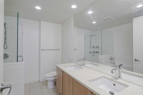 706-1118 12 Avenue Sw, Calgary, AB - Indoor Photo Showing Bathroom