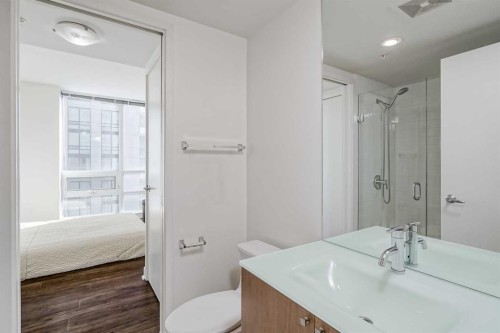 706-1118 12 Avenue Sw, Calgary, AB - Indoor Photo Showing Bathroom