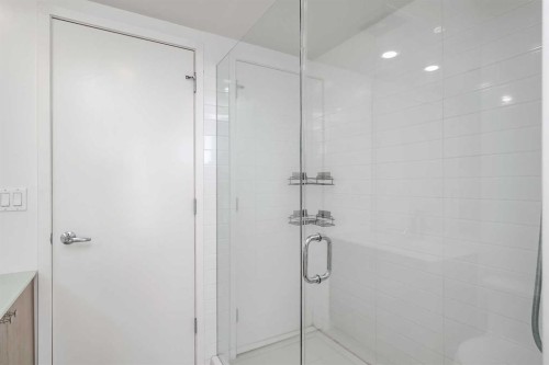 706-1118 12 Avenue Sw, Calgary, AB - Indoor Photo Showing Bathroom