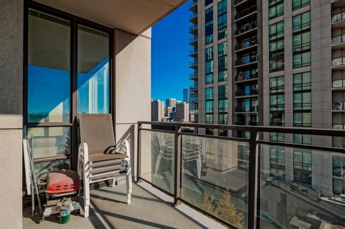 706-1118 12 Avenue Sw, Calgary, AB - Outdoor With Balcony
