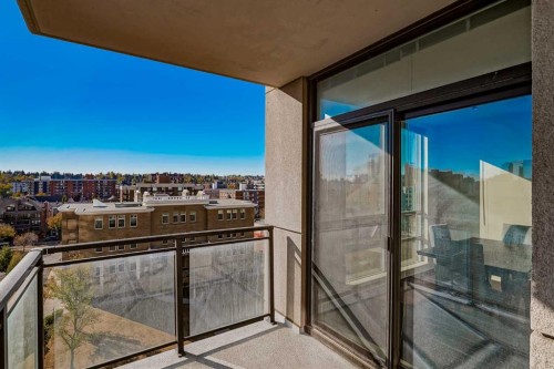 706-1118 12 Avenue Sw, Calgary, AB - Outdoor With Balcony With Exterior