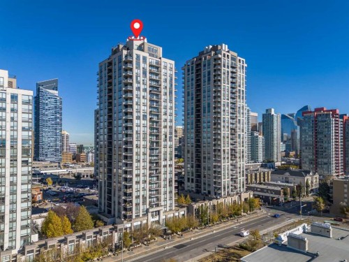 706-1118 12 Avenue Sw, Calgary, AB - Outdoor With Facade