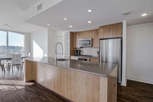 706-1118 12 Avenue Sw, Calgary, AB - Indoor Photo Showing Kitchen With Upgraded Kitchen