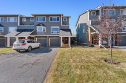151 Woodglen Grove SW Calgary, AB T2W 4J9