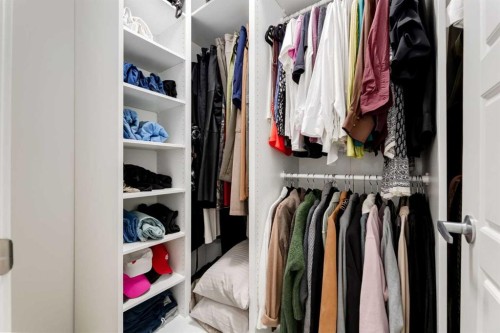 605-474 Seton Circle Se, Calgary, AB - Indoor With Storage