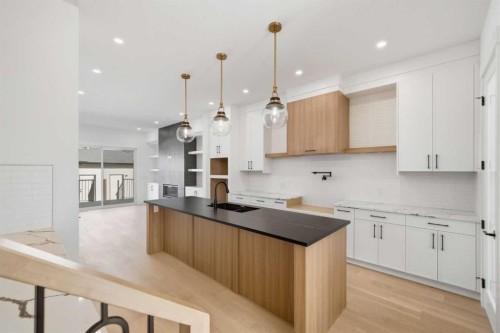 2412 29 Avenue Sw, Calgary, AB - Indoor Photo Showing Kitchen With Upgraded Kitchen