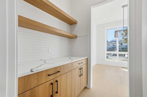 2412 29 Avenue Sw, Calgary, AB - Indoor Photo Showing Other Room