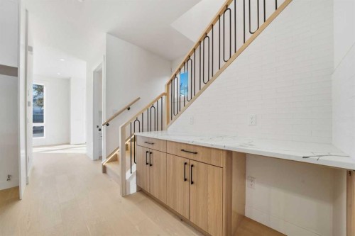 2412 29 Avenue Sw, Calgary, AB - Indoor Photo Showing Other Room