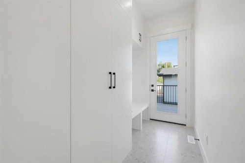 2412 29 Avenue Sw, Calgary, AB - Indoor Photo Showing Other Room