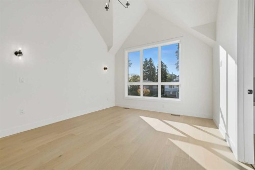 2412 29 Avenue Sw, Calgary, AB - Indoor Photo Showing Other Room